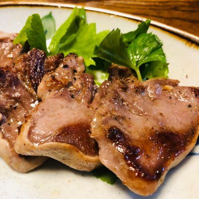 豚タン にんにく胡椒味250g | 遠山ジビエとジンギスカン／肉の鈴木屋